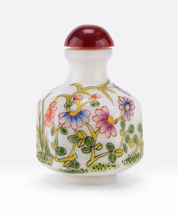SNUFF-BOTTLE MIGNON IN OPALINE, CINA