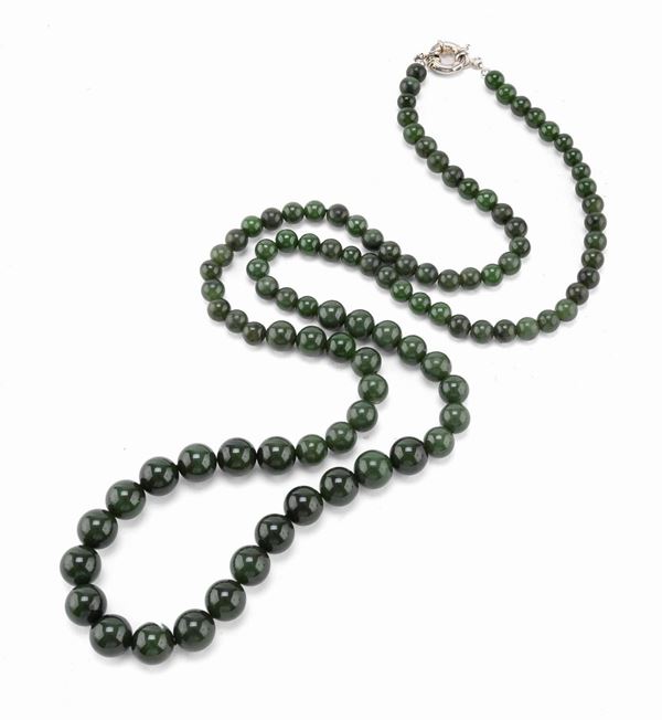 COLLANA IN GIADA NEFRITE, CINA