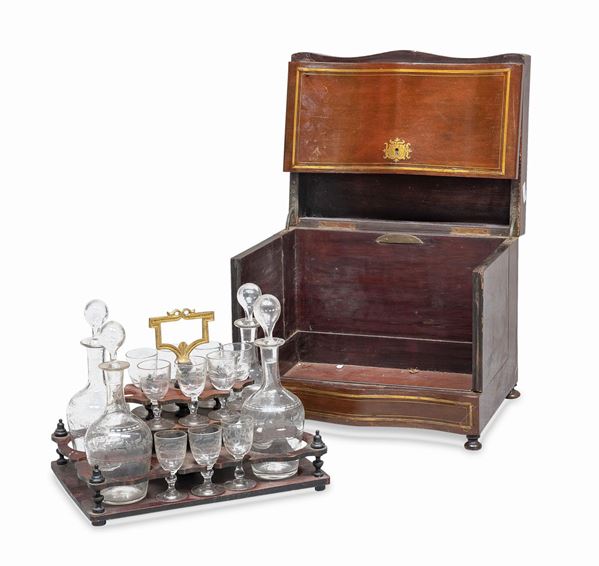 COFANETTO DA LIQUORE IN MOGANO