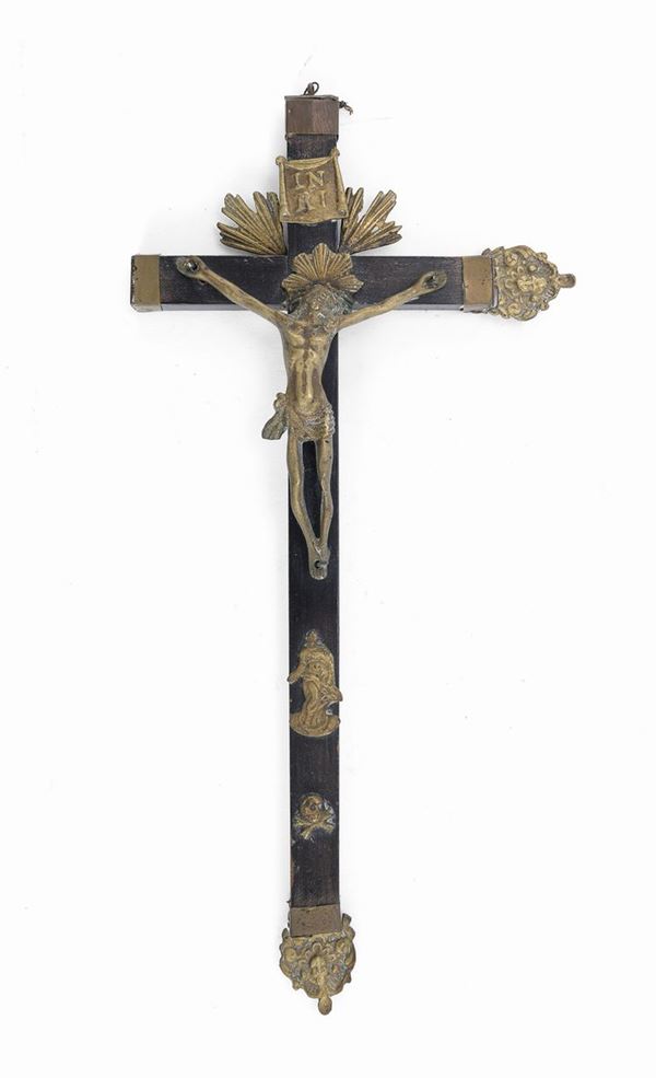 CROCIFISSO IN BRONZO E LEGNO