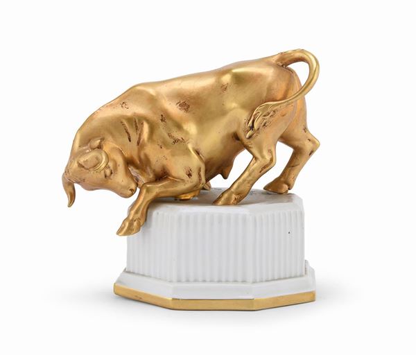 SCULTURA DI TORO IN PORCELLANA