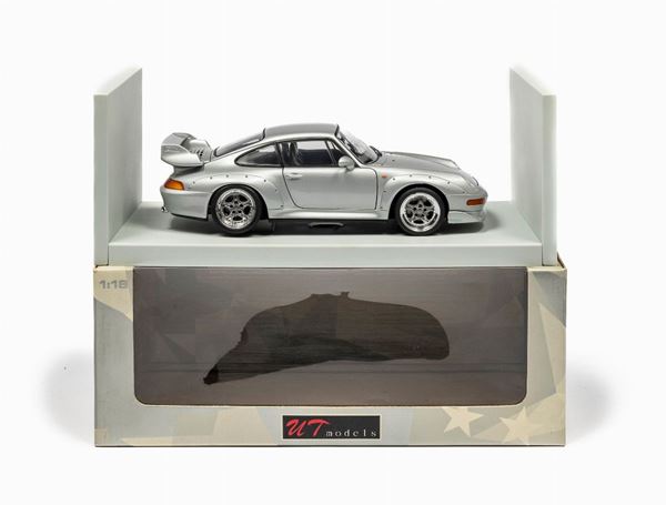 PORSCHE 911 GT2