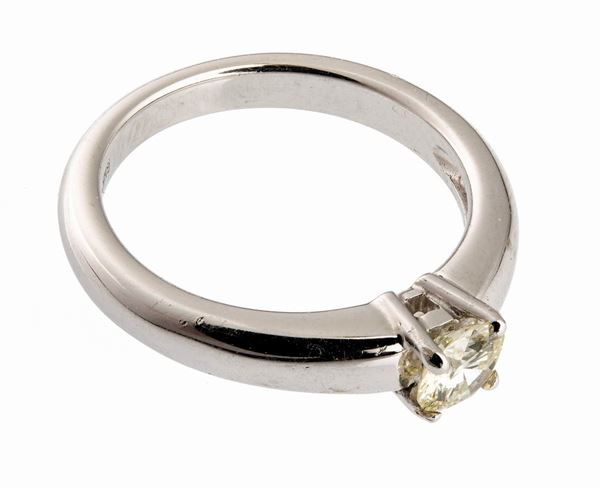ANELLO SOLITAIRE CON BRILLANTE