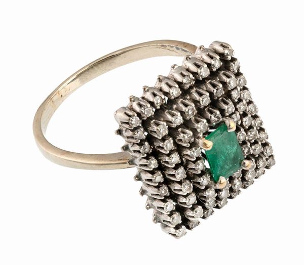 ANELLO CON SMERLADO E BRILLANTI