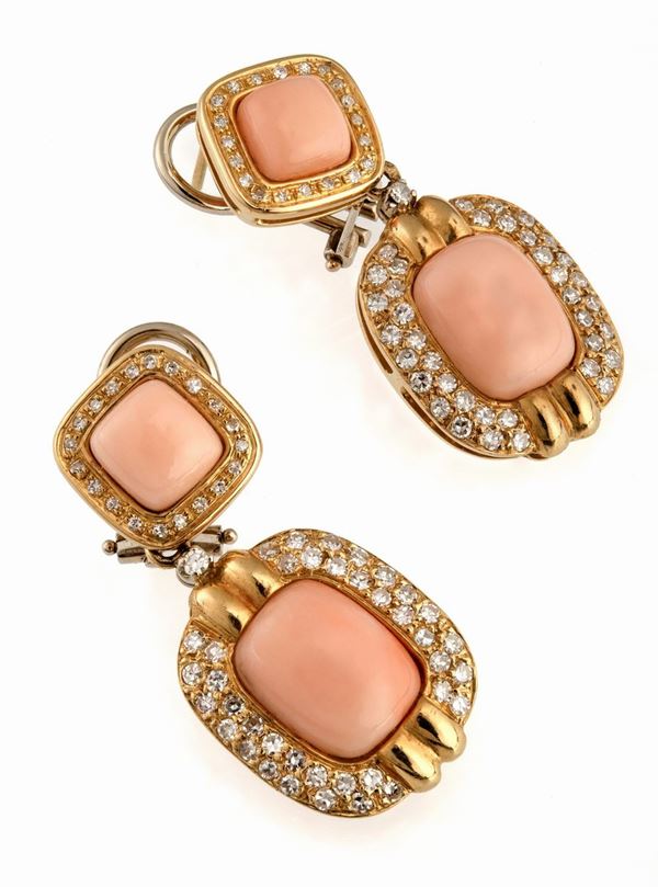COPPIA DI ORECCHINI CON CORALLI ROSA