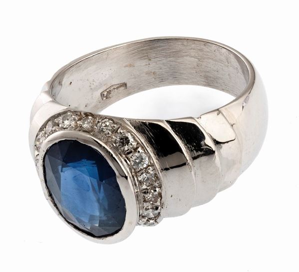 ANELLO CON ZAFFIRO E BRILLANTI