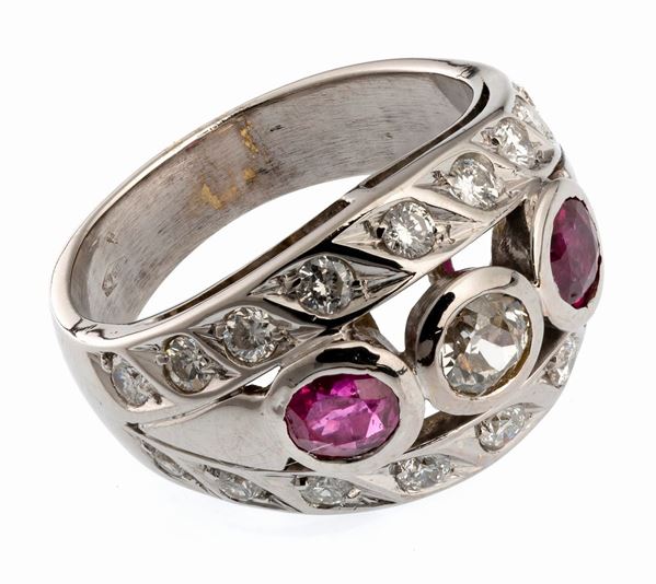 ANELLO CON RUBINI E BRILLANTI