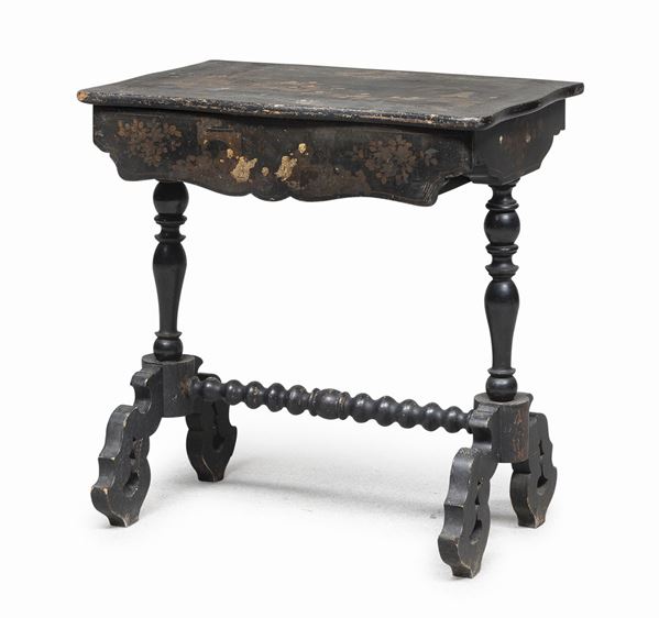 TAVOLINO A CHINOISERIES, PIEMONTE O FRANCIA XIX SECOLO