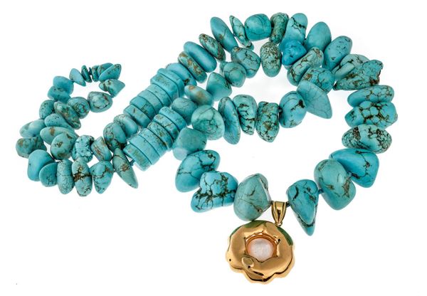 PARURE DI GIROCOLLO E COPPIA DI ORECCHINI
