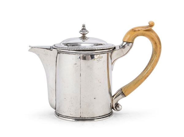 VERSATOIO SCALDINO IN ARGENTO, PUNZONE LONDRA 1771