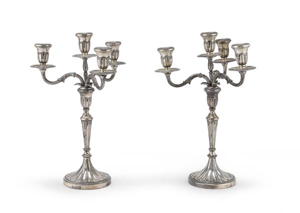 COPPIA DI CANDELABRI IN ARGENTO, ITALIA 1950 ca.