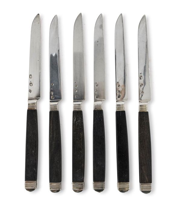 SEI COLTELLI CON LAME IN ARGENTO, PUNZONE PARIGI 1819/1838