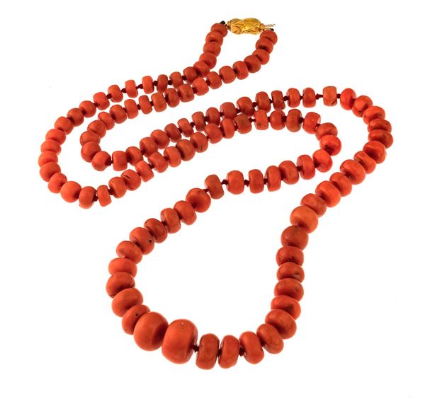 COLLANA CON CORALLI