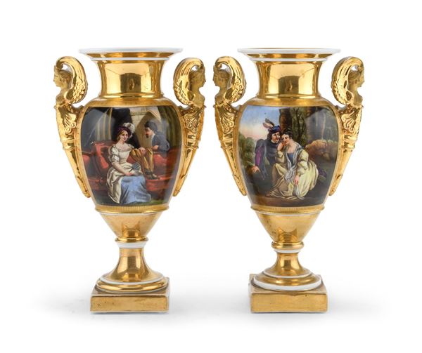 COPPIA DI VASI IN PORCELLANA, INIZI XIX SECOLO