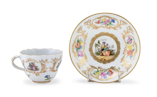 TAZZA CON PIATTINO IN PORCELLANA, MEISSEN