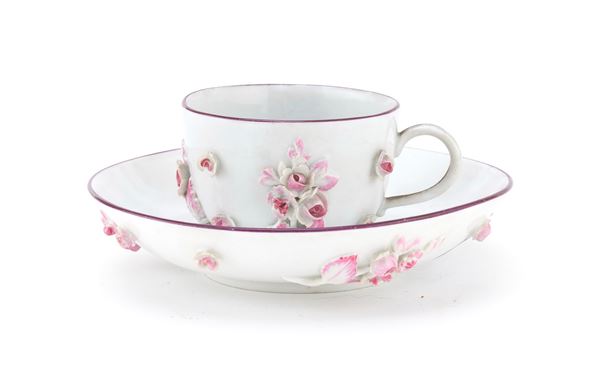 TAZZA E PIATTINO IN PORCELLANA, MEISSEN