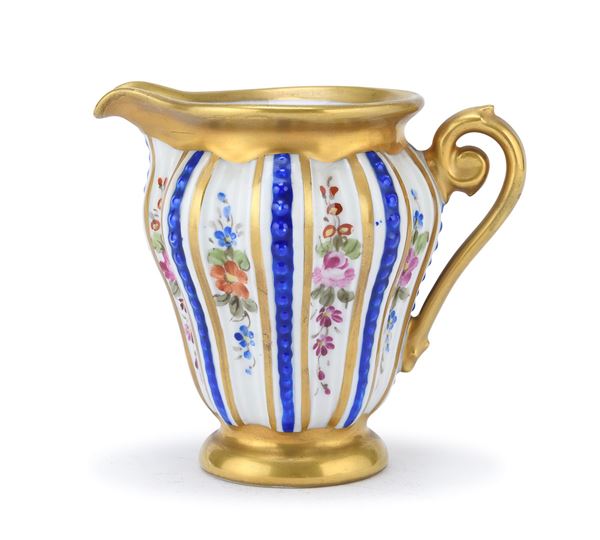 LATTIERA IN PORCELLANA, SEVRES
