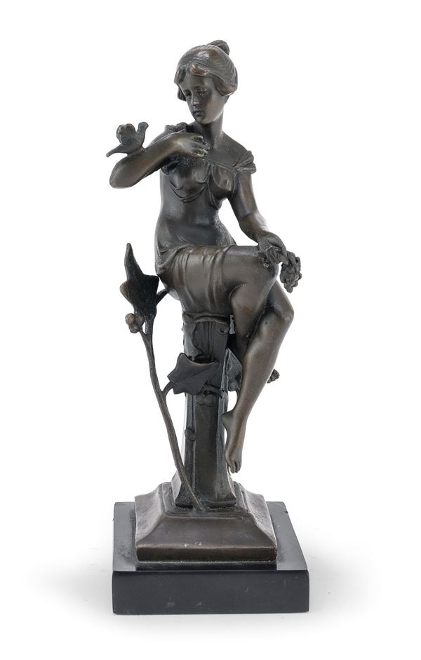 BRONZO DONNA CON UCCELLINO, LIBERTY