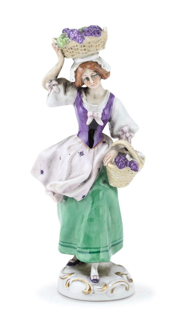 FIGURA DI CONTADINA IN PORCELLANA, GINORI