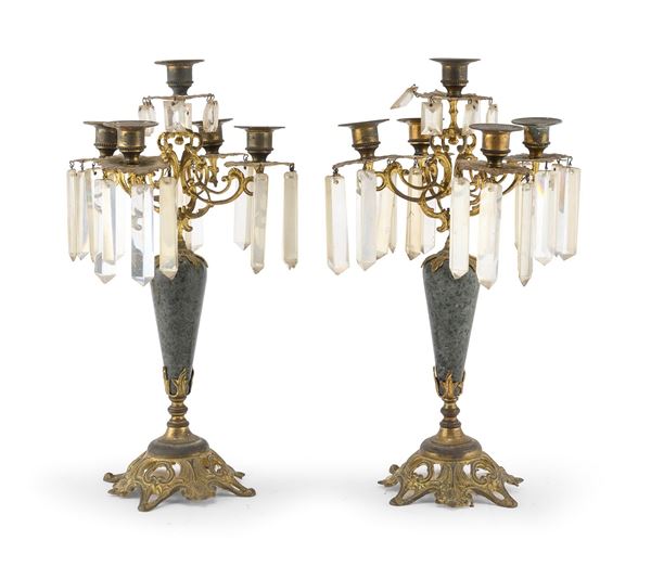 COPPIA DI CANDELABRI IN PORFIDO VERDE E METALLO