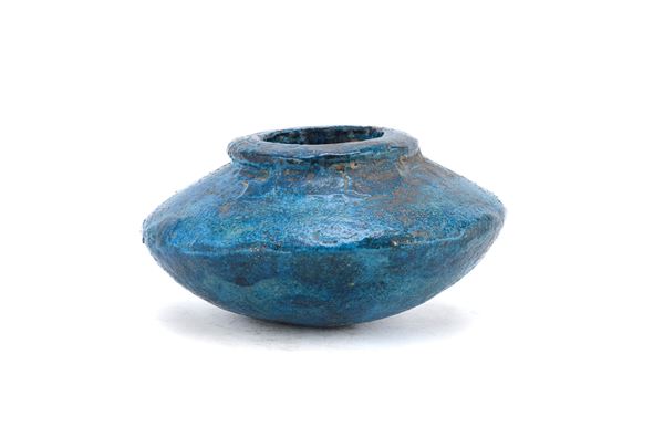 VASO GLOBULARE IN FAIENCE DI STILE EGIZIO