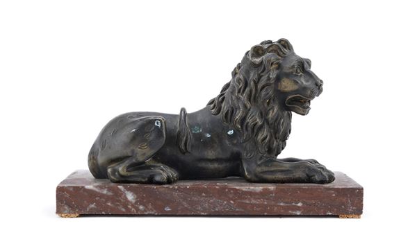 SCULTURA DI LEONE IN BRONZO BRUNITO