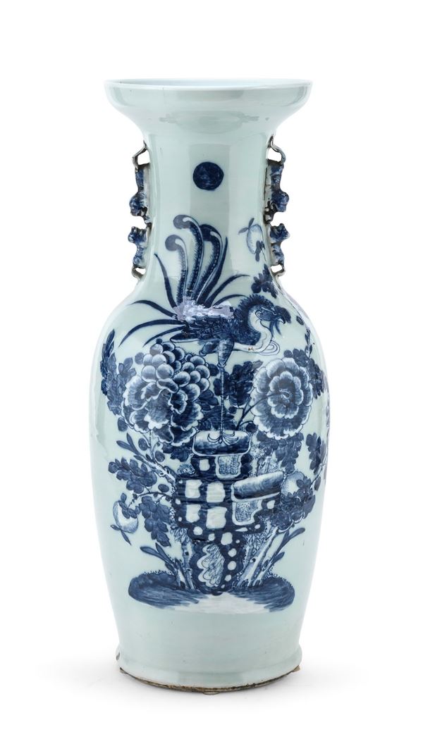 VASO IN PORCELLANA CELADON, CINA FINE XIX SECOLO