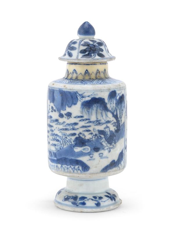 POTICHE IN PORCELLANA BIANCO E BLU, CINA FINE XVII, INIZIO XVIII SECOLO