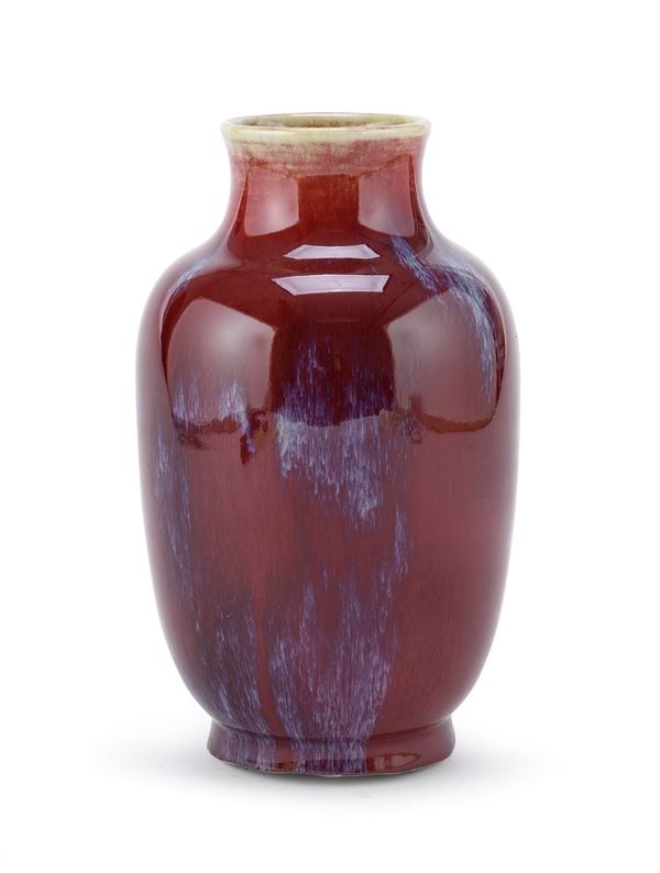 VASO IN PORCELLANA ROSSO RITUALE, CINA PRIMA METÁ XIX SECOLO
