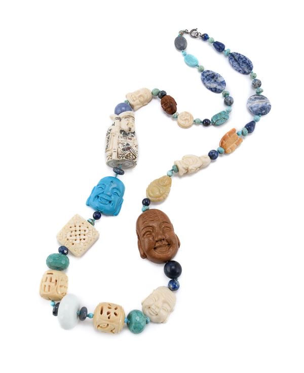 COLLANA IN PIETRE DURE, OSSO E LEGNO, CINA