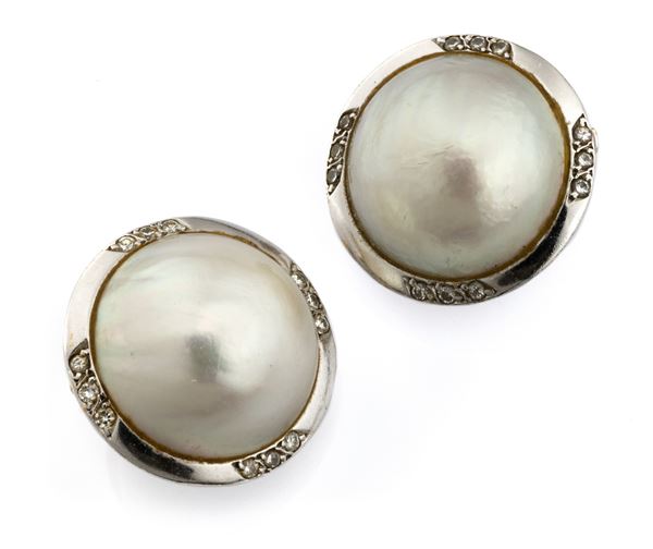 COPPIA DI ORECCHINI CON PERLE MABÈ E BRILLANTI