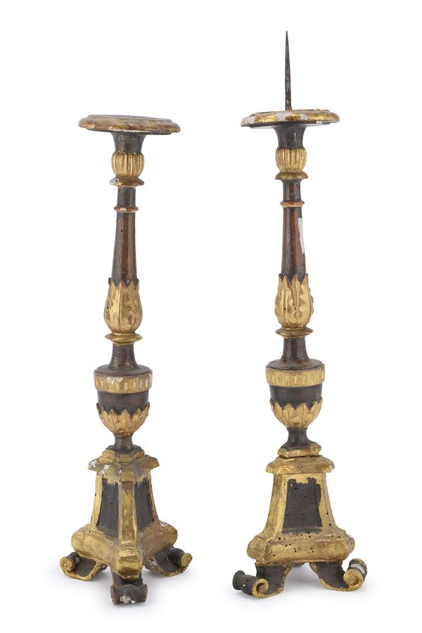 COPPIA DI CANDELIERI IN LEGNO LACCATO