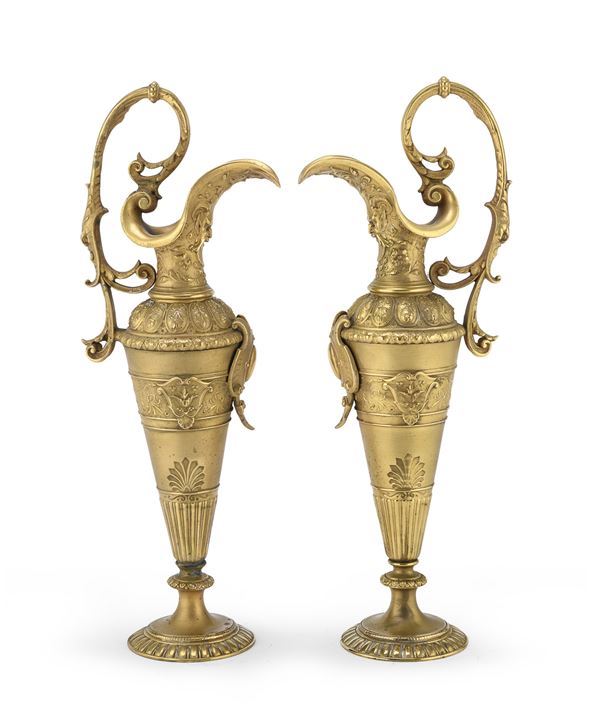 COPPIA DI VERSATOI IN BRONZO DORATO, PERIODO NAPOLEONE III