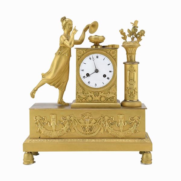 PENDOLA DA TAVOLO IN BRONZO DORATO, INIZI XIX SECOLO