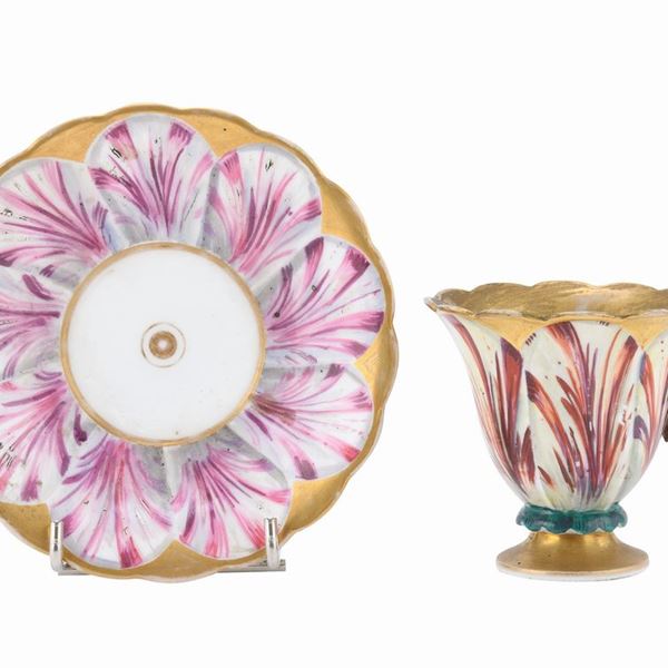 TAZZA CON PIATTINO IN PORCELLANA