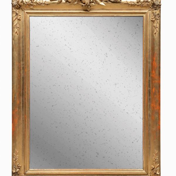 SPECCHIERA IN LEGNO DORATO E INTAGLIATO
