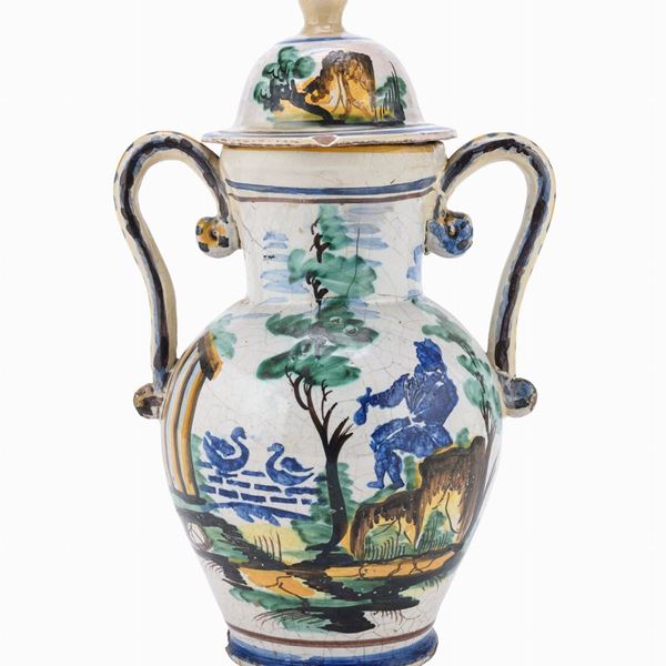 VASO CON COPERCHIO IN MAIOLICA, PUGLIA O BASILICATA