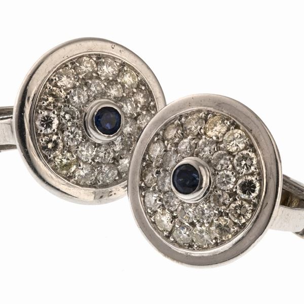 COPPIA DI ORECCHINI CON BRILLANTI