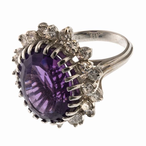 ANELLO CON AMETISTA E BRILLANTI