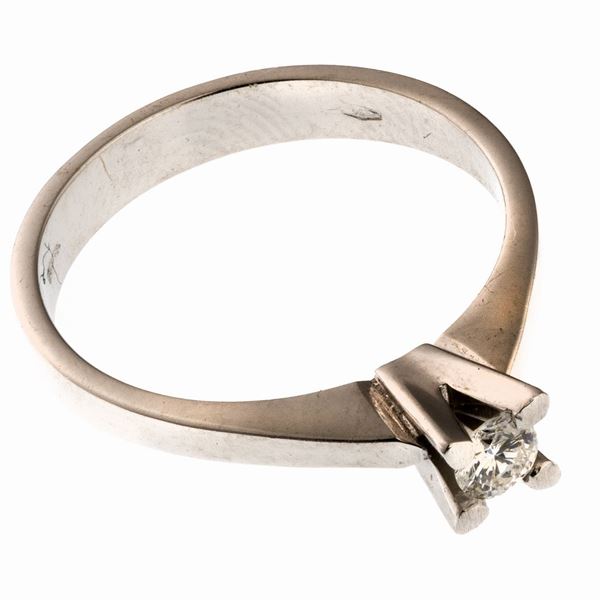 ANELLO SOLITAIRE CON BRILLANTE