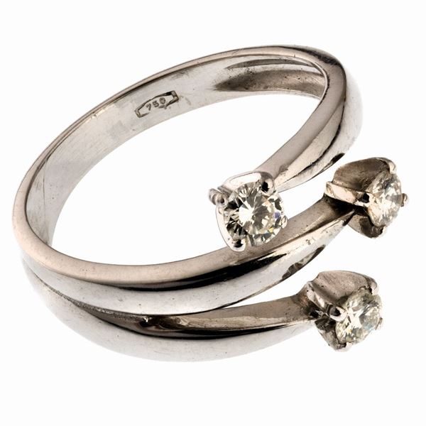 ANELLO CON TRE BRILLANTI