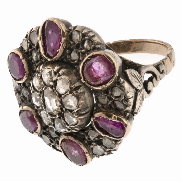 ANELLO ANTICO CON BRILLANTI E RUBINI