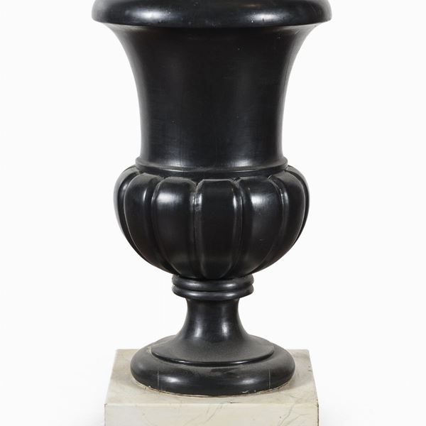 VASO IN LEGNO LACCATO A FINTO MARMO