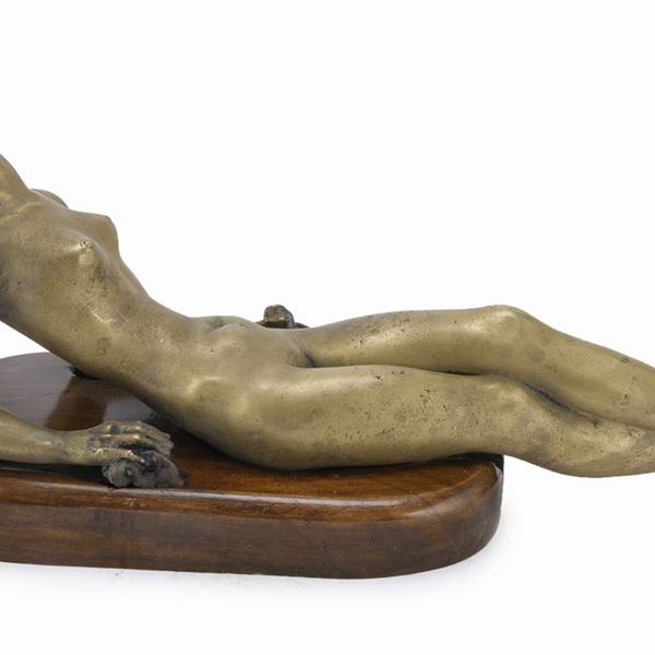 BRONZO DONNA DISTESA INIZIO NOVECENTO