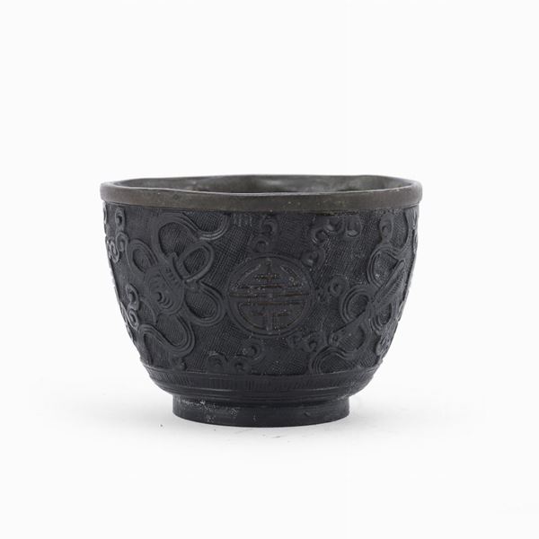 TAZZA IN NOCE DI COCCO E METALLO, CINA