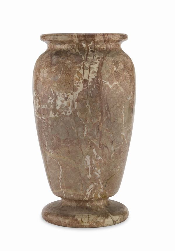 VASO IN MARMO PORTASANTA