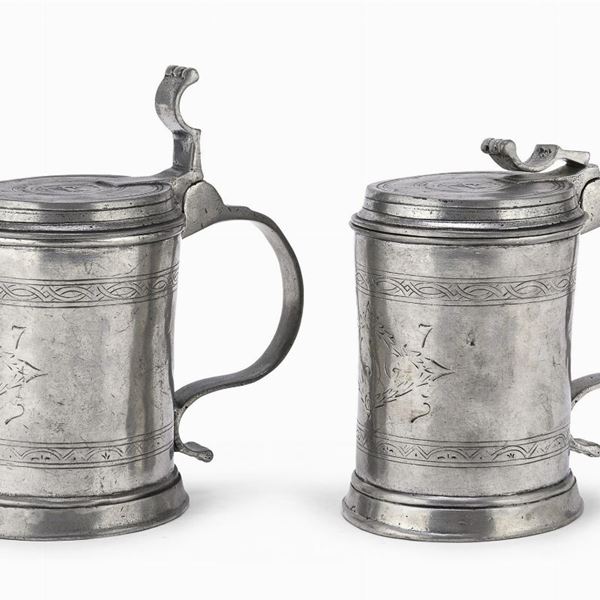 COPPIA DI TANKARD IN PELTRO