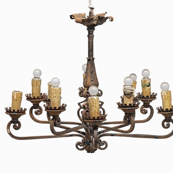 LAMPADARIO IN FERRO BATTUTO