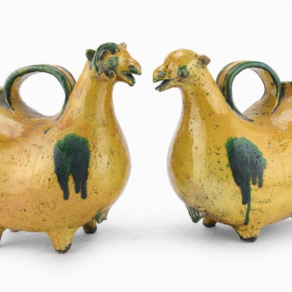 COPPIA DI BROCCHE IN CERAMICA INVETRIATA, SPAGNA