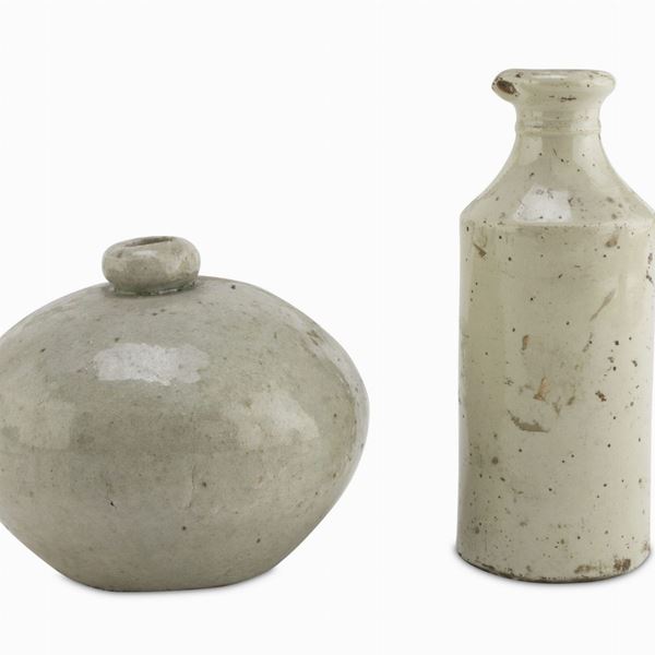UN FLACONE E GIARA IN CERAMICA, CINA XIX SECOLO